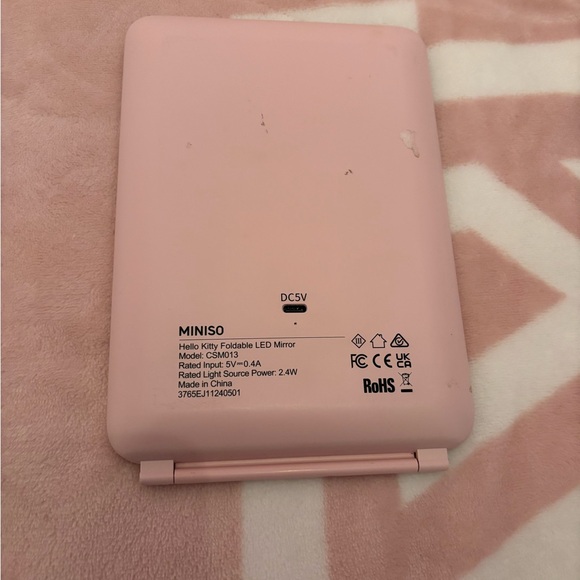 Hello Kitty Compact Mirror - Picture 4 of 4